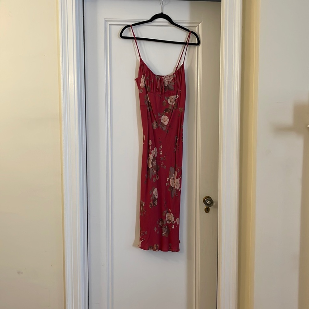 Aritzia Wilfred Bellow Midi Dress